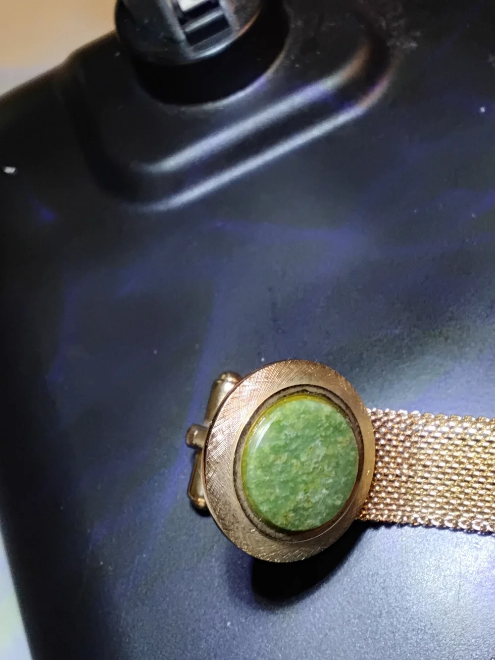 Art-Crest 14kt Gold Overlay Jade Stone Tie Clip and Mesh Cufflink Set